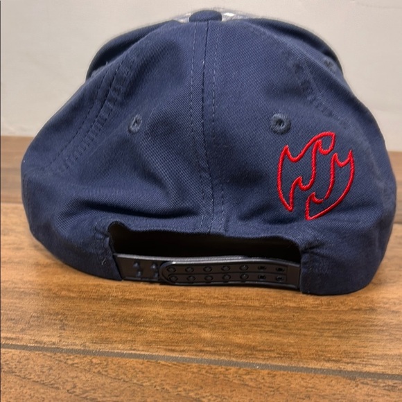 Billabong Australia Blue and White checkered snap back Hat Classic Style - Picture 3 of 11